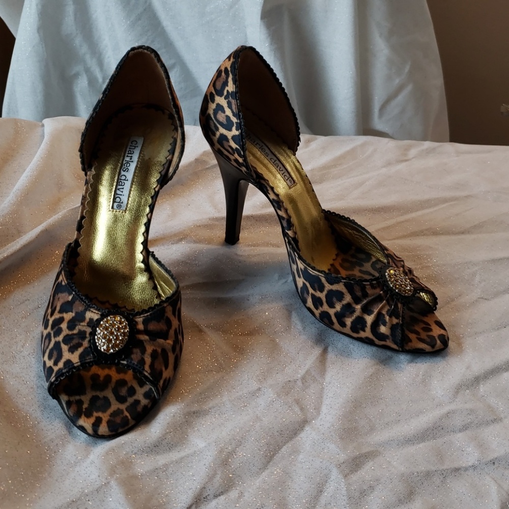 Charles David Leapord Peek Toe Pumps Heels